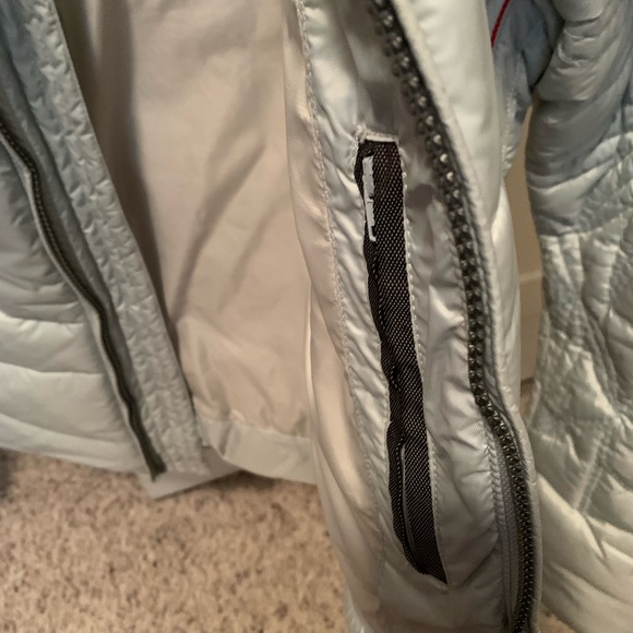 J.O.S SKI JACKET barely worn excellent condition size Small. - Picture 5 of 6